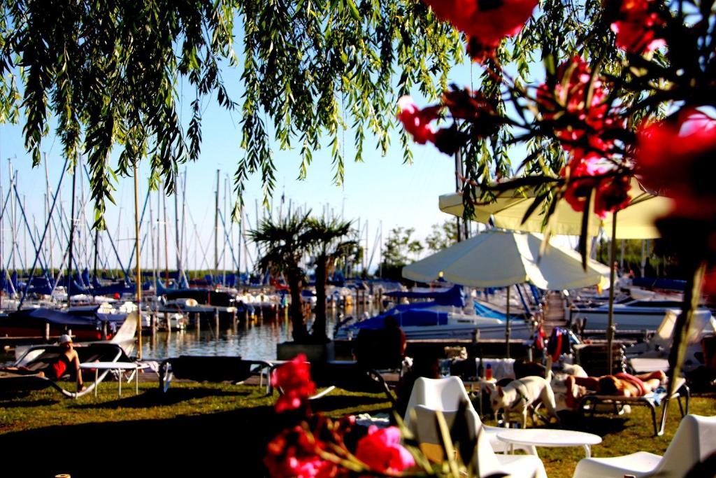 Hoteldorf Seepark Weiden Weiden am See Dış mekan fotoğraf